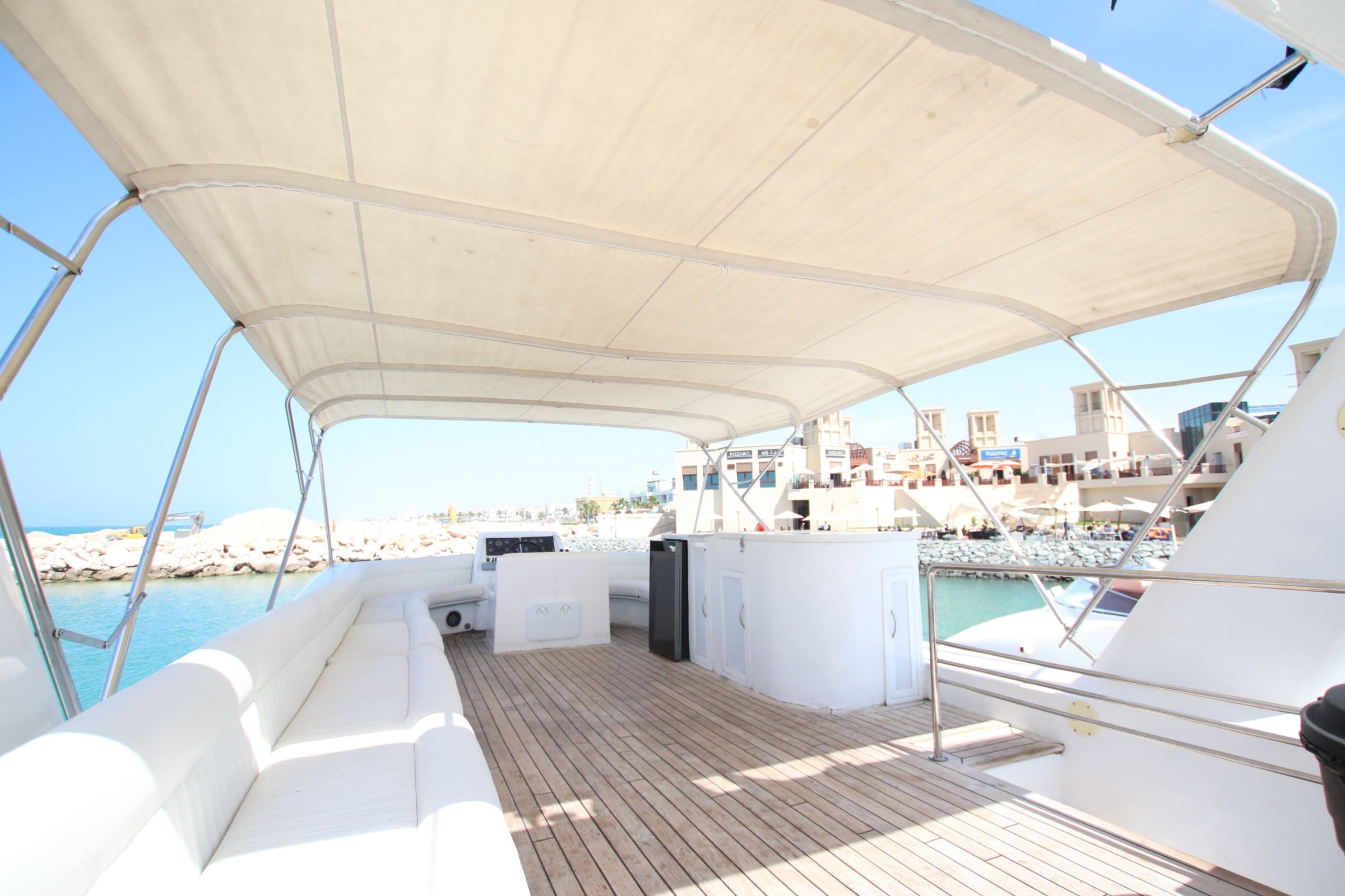 Luxury Yacht 80 Feet